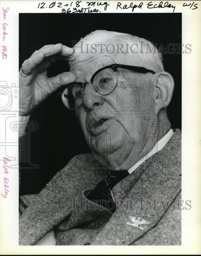 1987 Press Photo Ralph B. Eckley Writer for Monmouth Review Atlas or