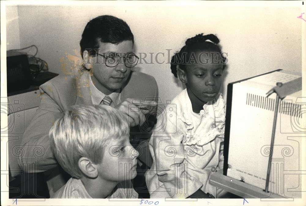 1987 Press Photo Dr J Brandt C Frazier Nefateri Evans Hemispherectomy Patients - Historic Images