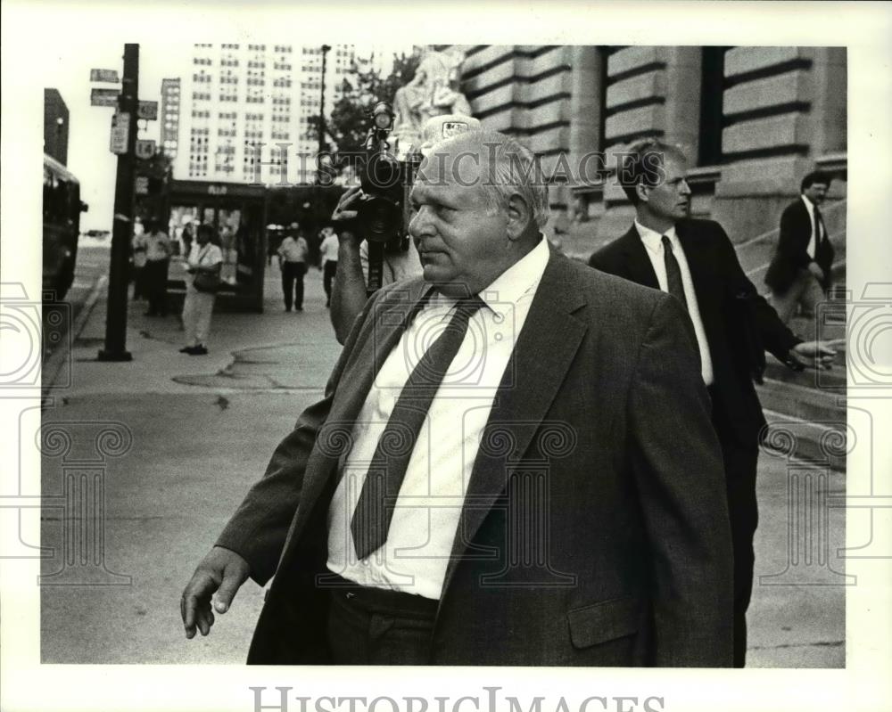 1986 Press Photo Teamster President Jackie Presser leaves Federal Court House - Historic Images