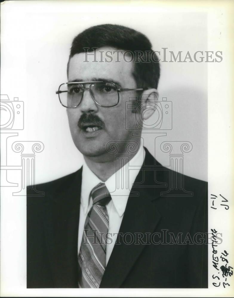 1986 Press Photo Robert Deubo, General Manager Buck Ambulance Co. - ora17333 - Historic Images