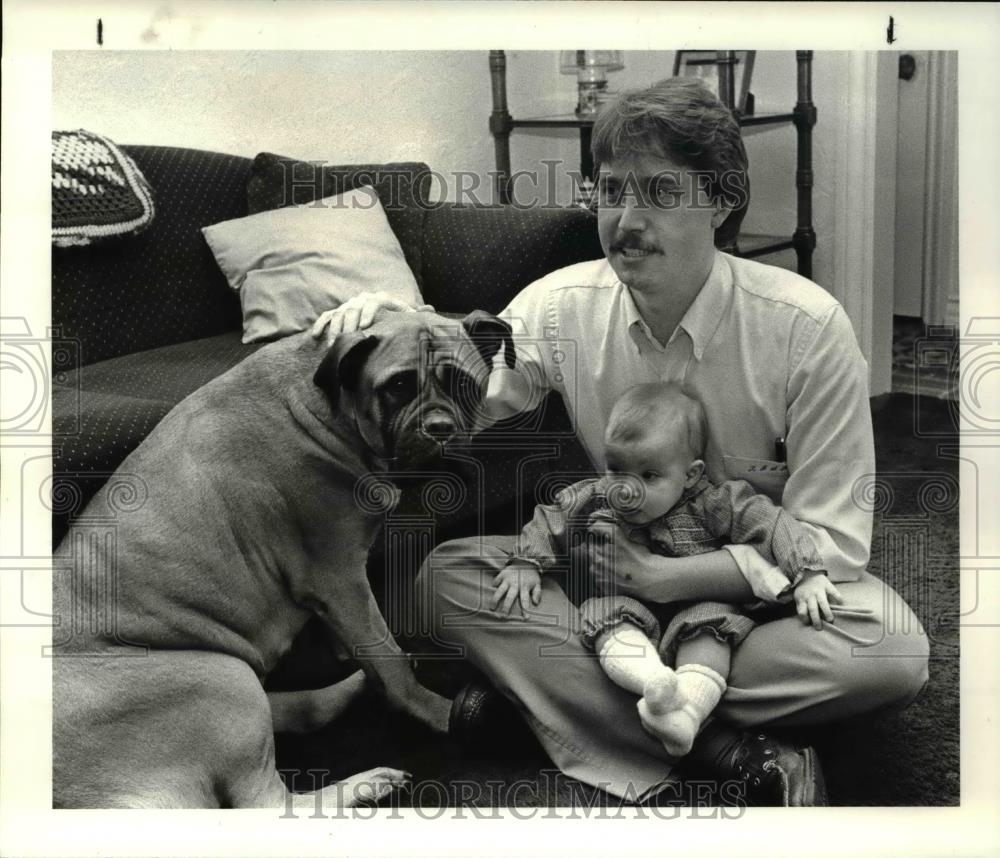 1984 Press Photo Robert Routson, former Berea Law Director with daughter Erin - Historic Images