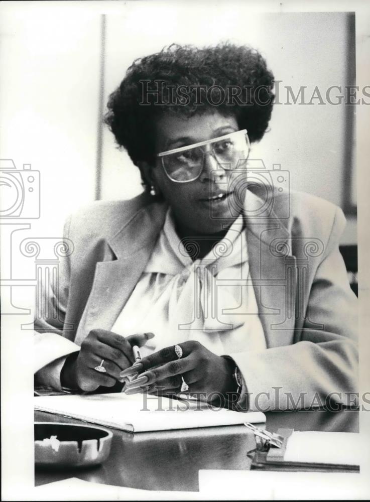 1987 Press Photo Brenda W. Lyles Ph.D. of Cuyahoga Mental Health Board - Historic Images