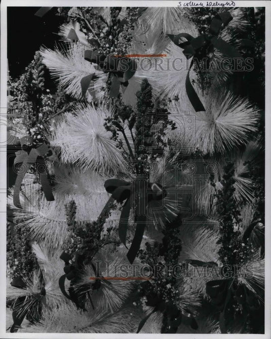 1979 Press Photo The Christmas tree with different decorations - Historic Images