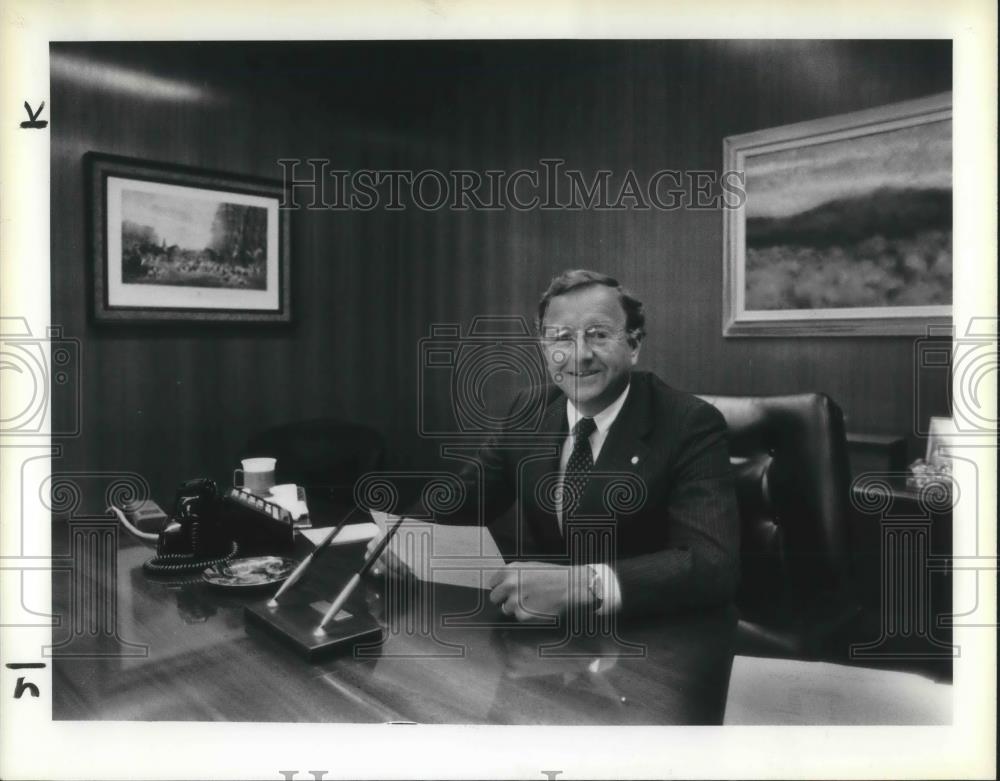 1983 Press Photo Ward V. Cook, Oregon Pioneer Savings and Loan, - ora16939 - Historic Images