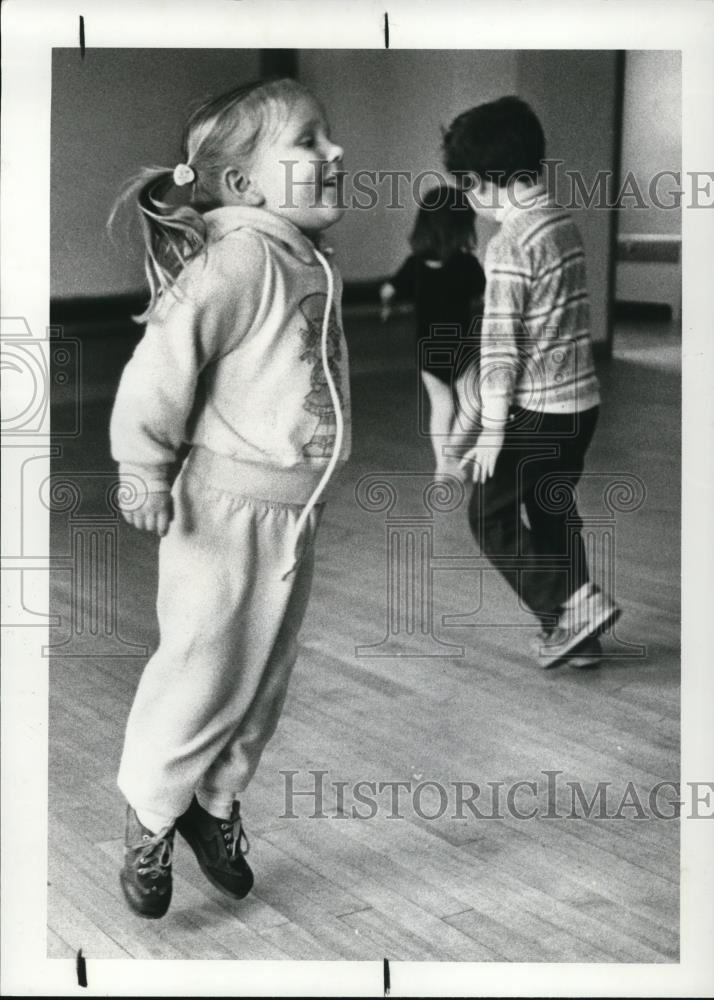 1982 Press Photo Children at Creative Movement class at Eleanor Garfield Park - Historic Images