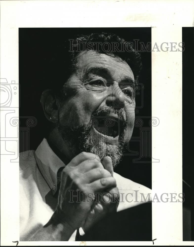 1985 Press Photo Leo Buscaglia preaching Love thy neighbor, love thy self - Historic Images