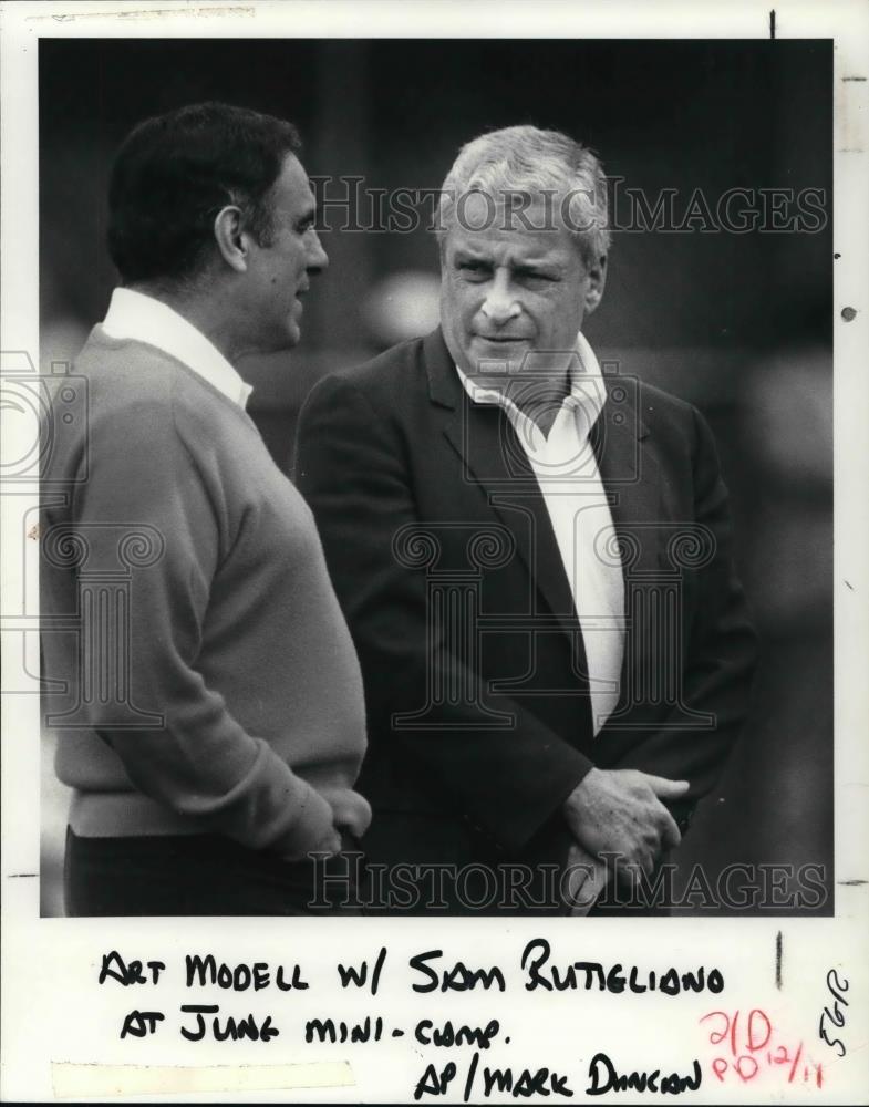1983 Press Photo Art Modell with Sam Rutigliano at June Mini Champ - Historic Images