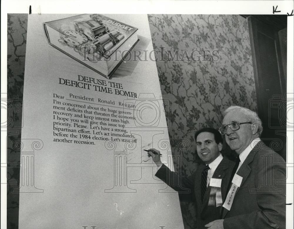 1984 Press Photo Joel E Glass, Pres of BIA &amp; Tom Reed, Sec of BIA home builders - Historic Images