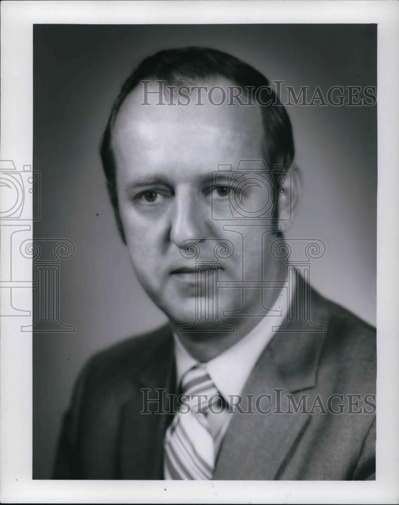 1971 Press Photo Robert E Jonoch Insurance Credit Corp - cvp25602 - Historic Images