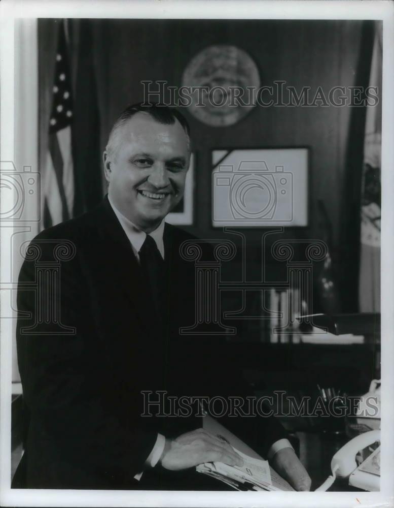 1971 Press Photo Walter J. Hickel U.S. Department of the Interior White House - Historic Images