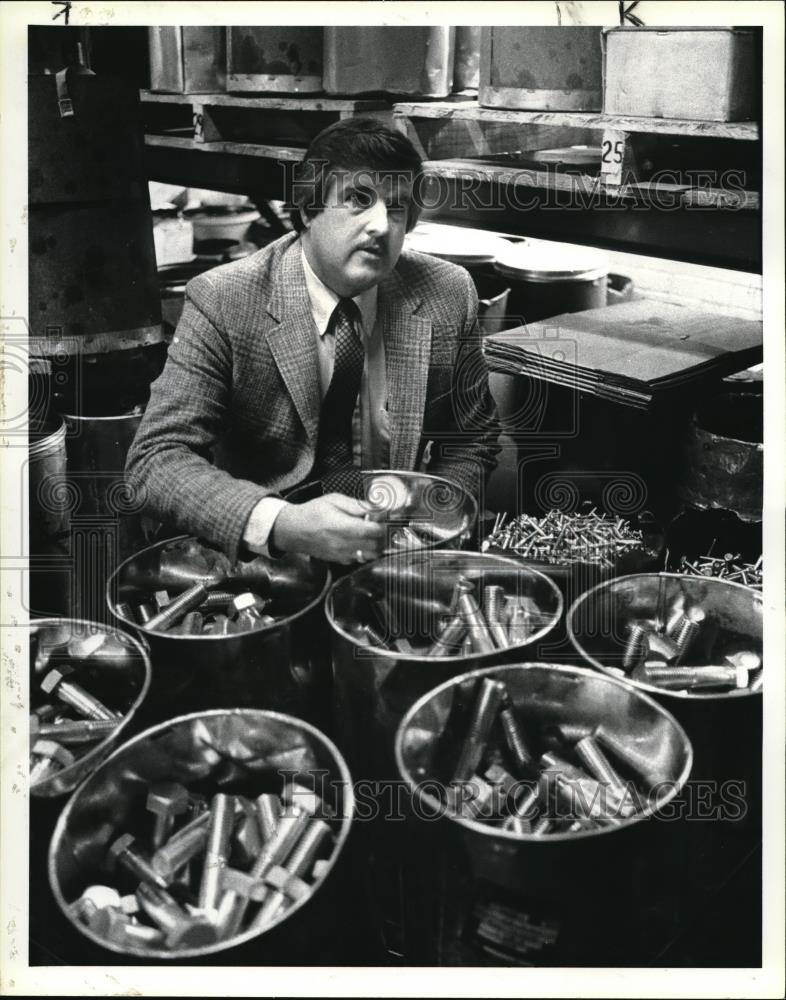 1984 Press Photo David Meeks, head of Freedom Fasteners Inc in Lorain - Historic Images