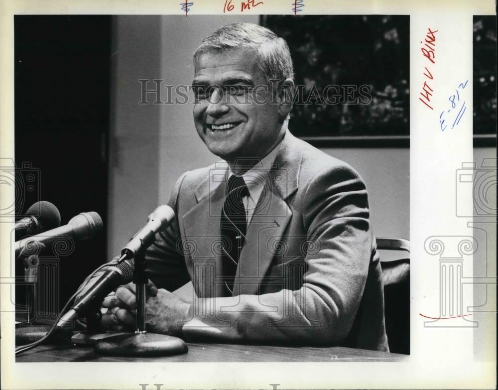 1983 Press Photo Sen. Mark Hatfield, GOP. Sen Dan Evans - ora34450 - Historic Images