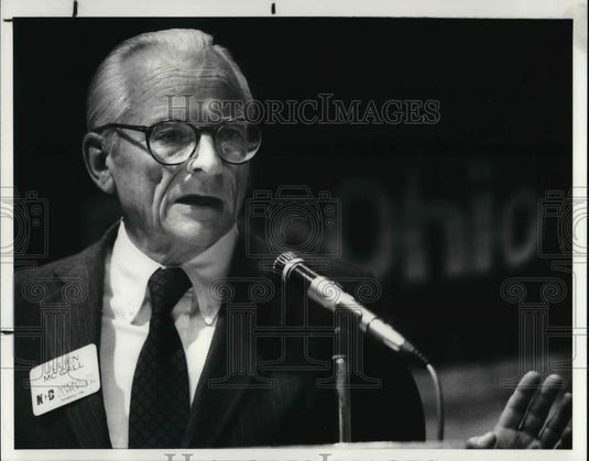1984 Press Photo Julien McCall Chairman of Nat'l. City Bank of Cleveland - Historic Images