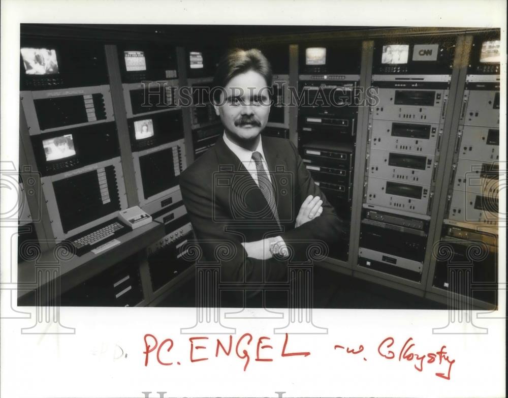 1985 Press Photo Rudi Engel, VP and general manager of Roger's Cablesystems - Historic Images