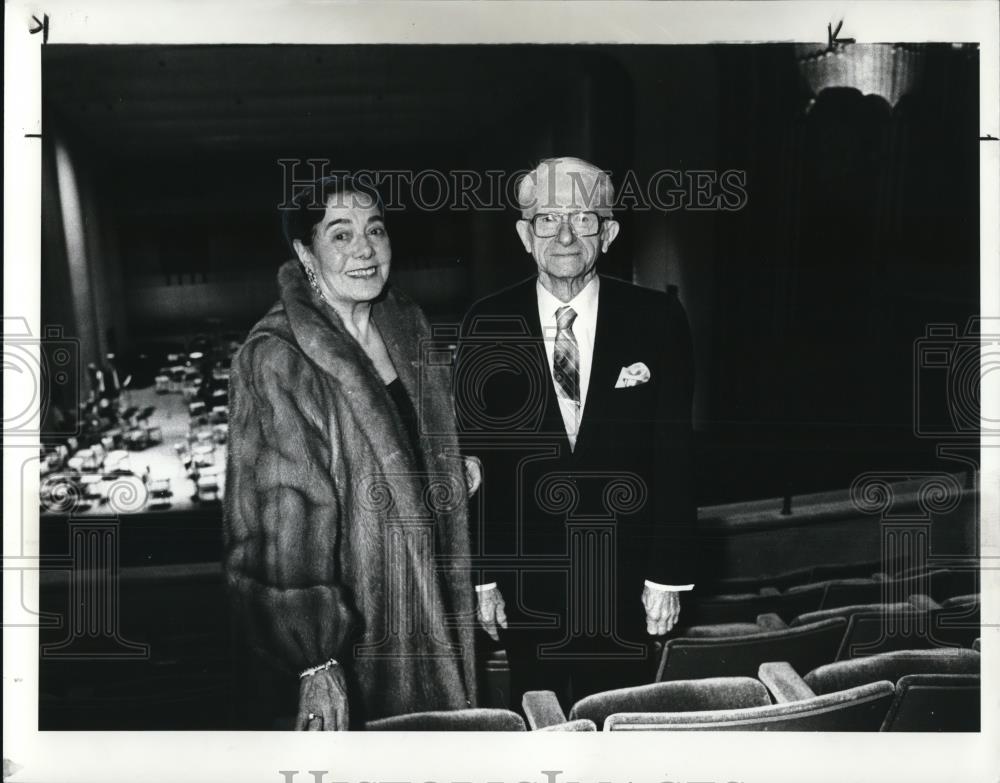 1985 Press Photo Mr. &amp; Mrs. Reeves at Severance Hall - Historic Images