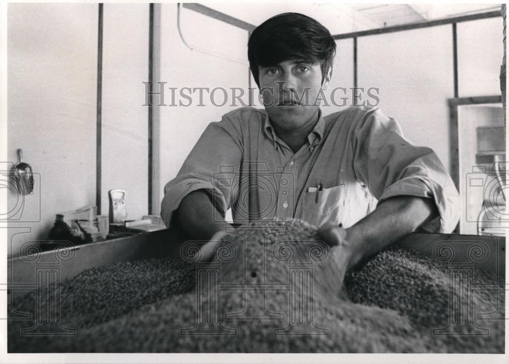 1971 Press Photo Paul Hawken, president of a macrobiotic food company - ora35460 - Historic Images