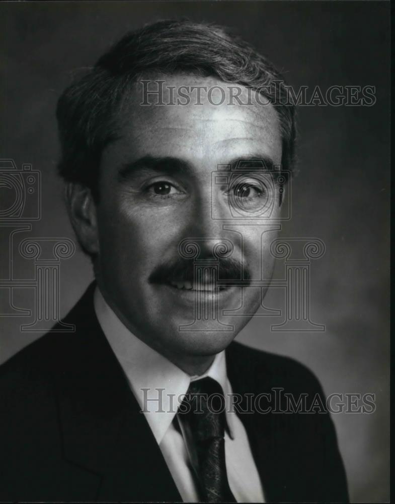 1987 Press Photo Richard J. McCann, President &amp; CEO Strategic Health Systems - Historic Images