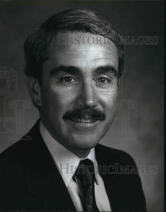 1987 Press Photo Richard J. McCann, President & CEO Strategic Health Systems - Historic Images