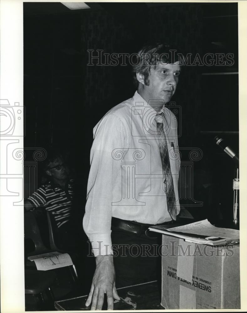 1980 Press Photo Ray Bartel at Clackamas Chamber of Commerce - ora02109 - Historic Images
