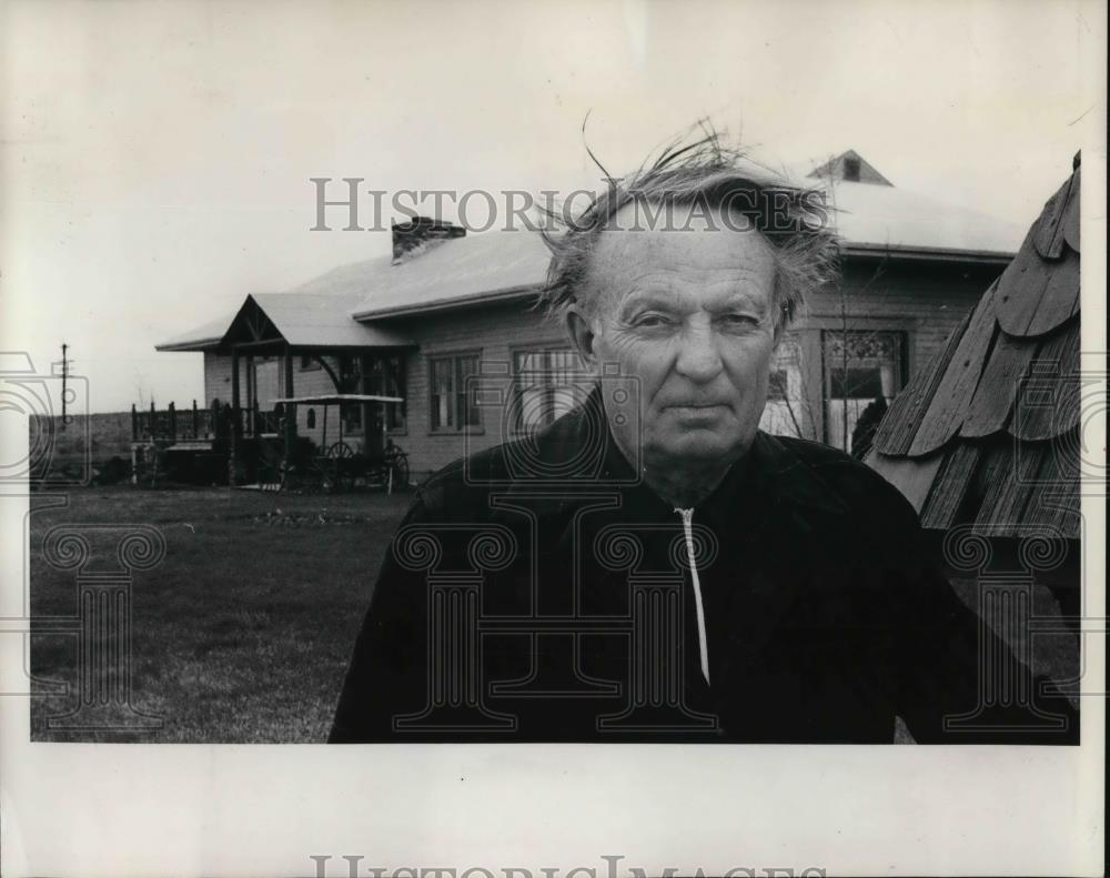 1974 Press Photo Rupert Kennedy coordinator Port of Morrow at rail sta