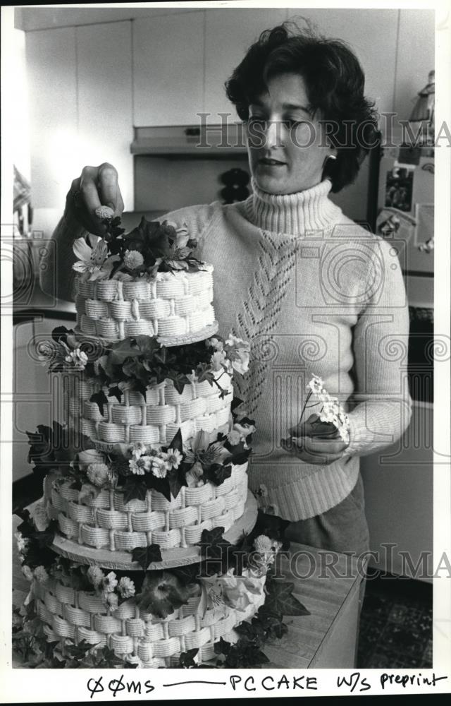 1985 Press Photo Charlotte Gravelle opens new bakery in Northwest Portland - Historic Images