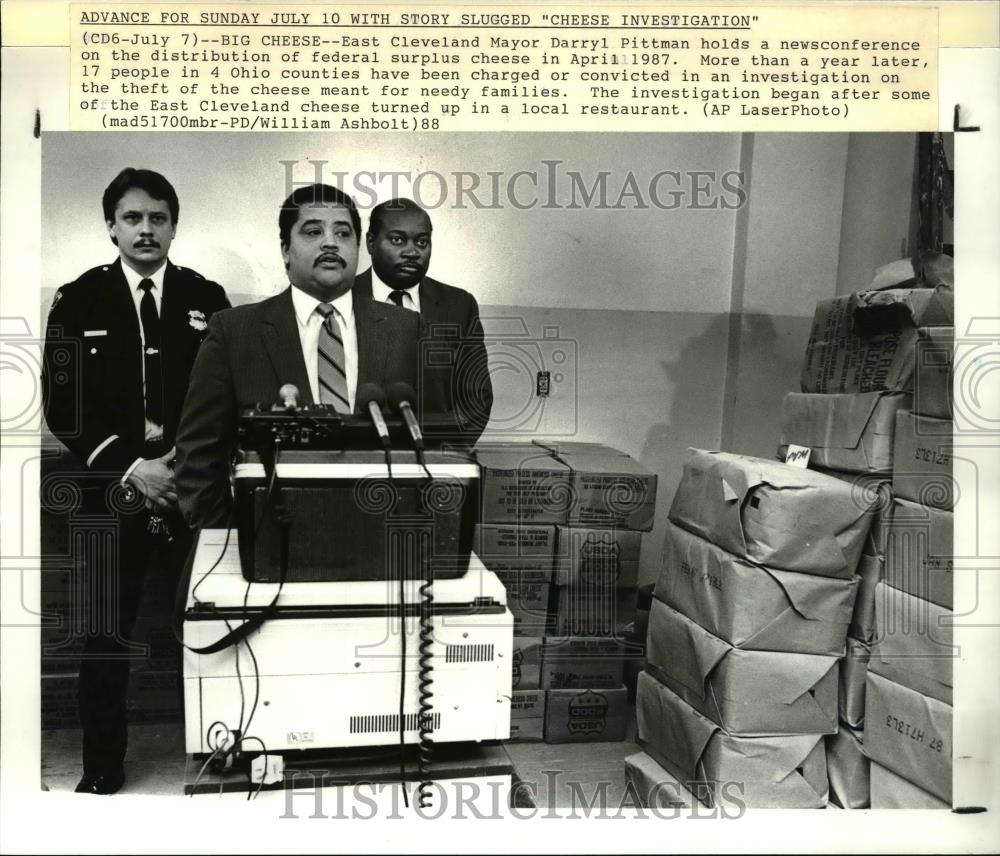 1987 Press Photo Mayor Darryl Pittman of East Cleveland at Press Conference - Historic Images