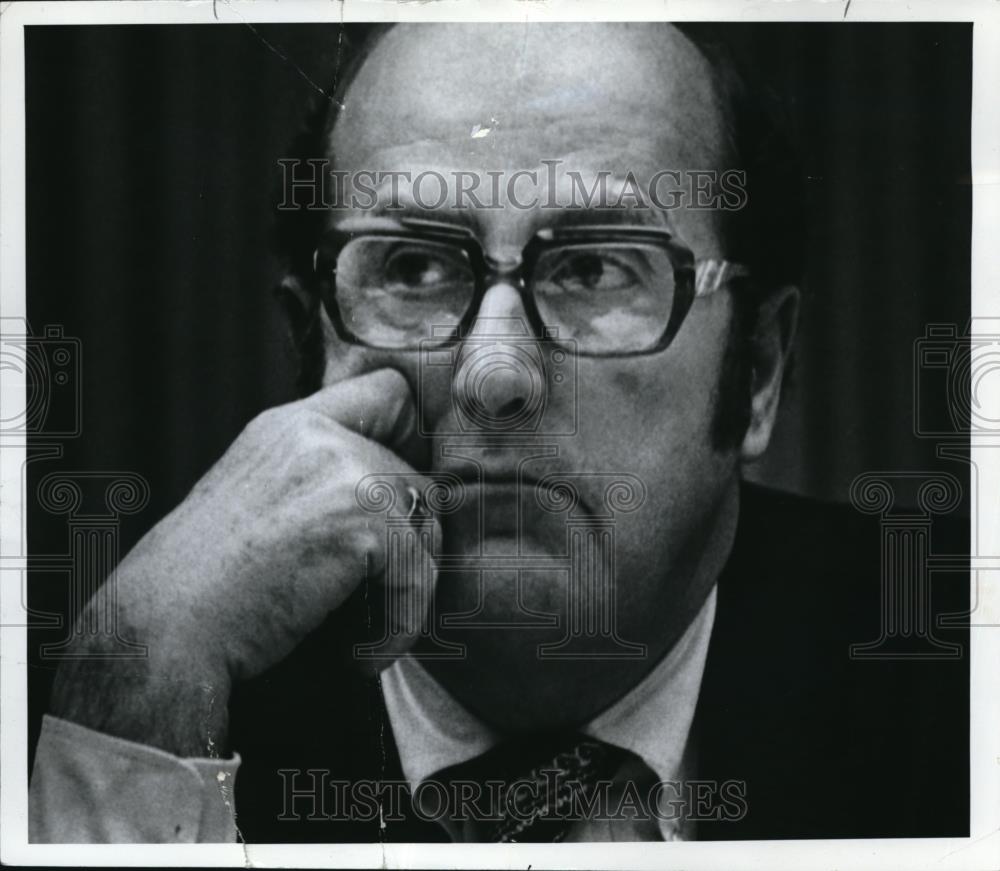 1976 Press Photo Mel Gordon as he wears his eyeglass - ora30809 - Historic Images