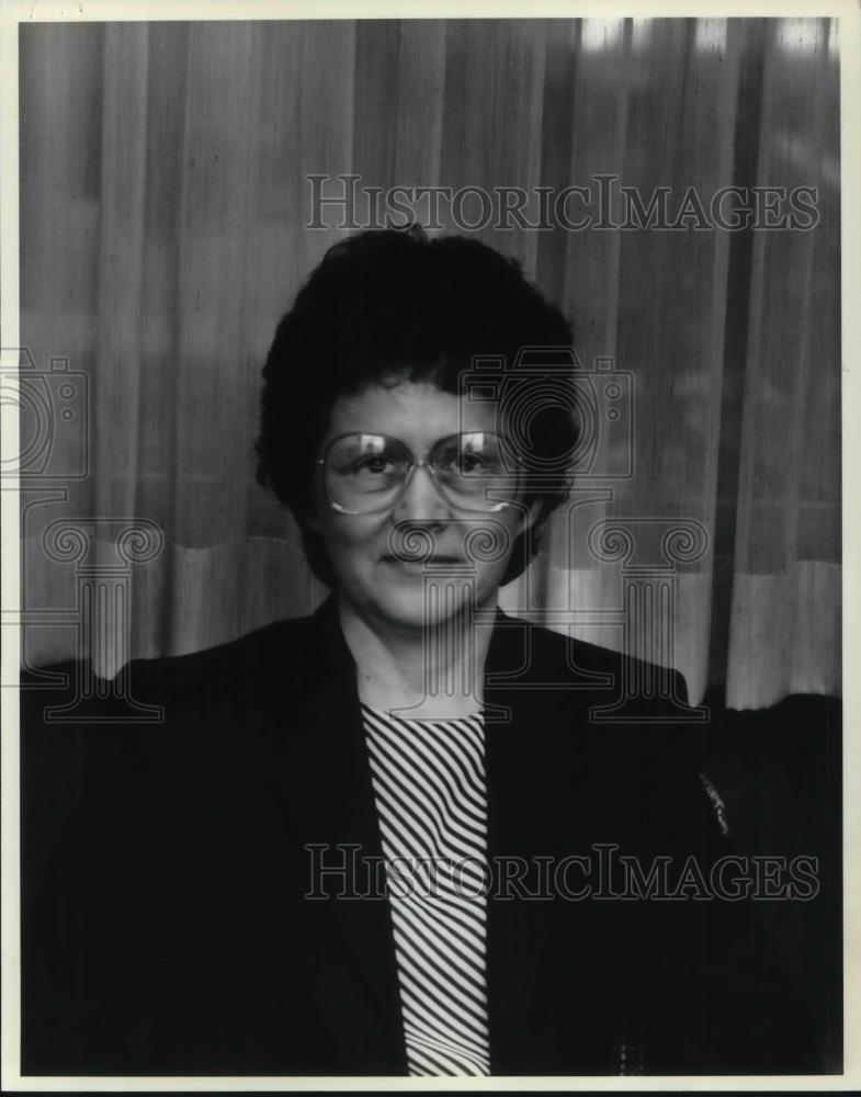 1984 Press Photo Jane R. Hendershot, Vice President of Peoples Saving and Loan - Historic Images