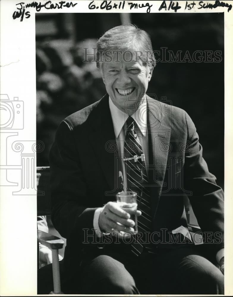 1980 Press Photo President Jimmy Carter At Portland Rowhouse - ora02657 - Historic Images