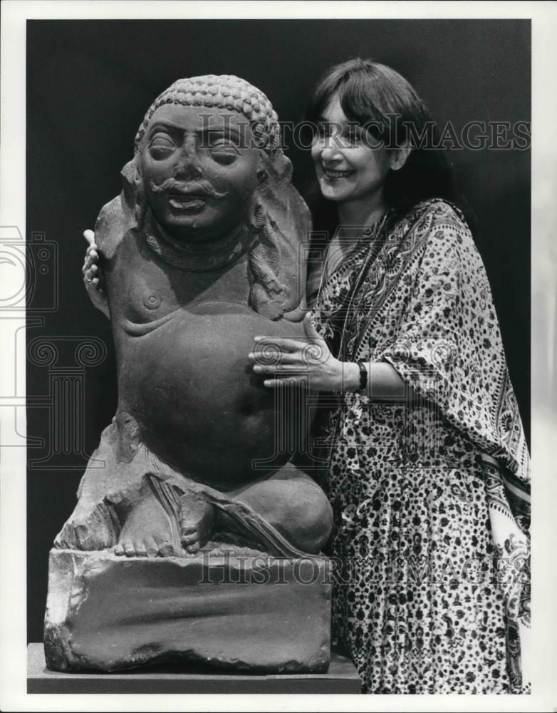 1985 Press Photo Madhur Jaffrey, Indian Author - Historic Images