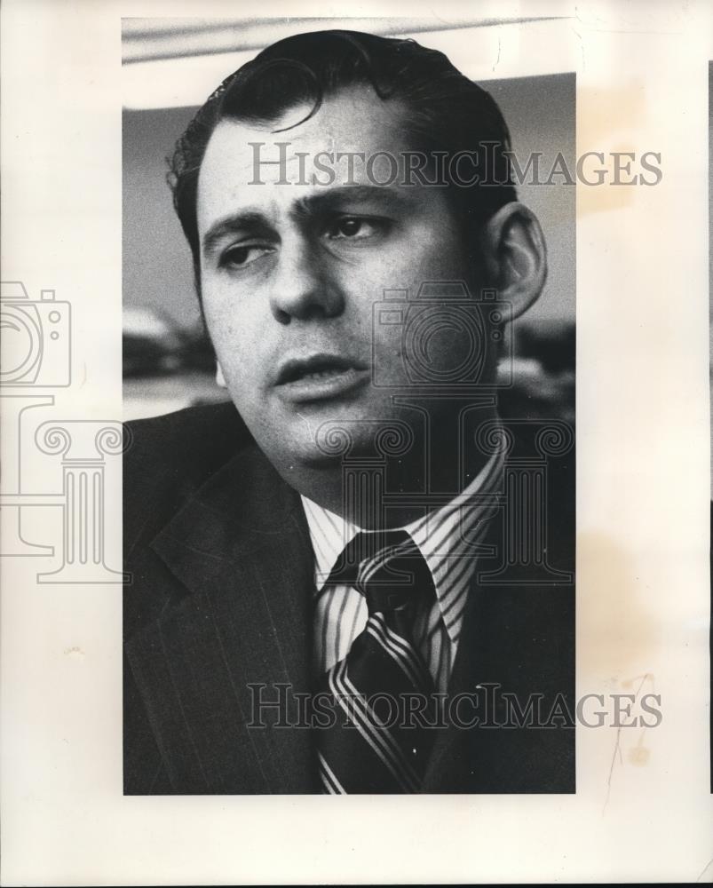 1971 Press Photo Claus Hirsch Lehman Bros Senior Analyst &amp; Asst Director - Historic Images
