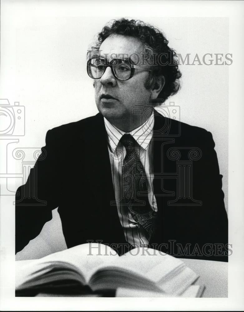 1986 Press Photo Dr Richard M Restak Author of a book on Infant Mind - Historic Images