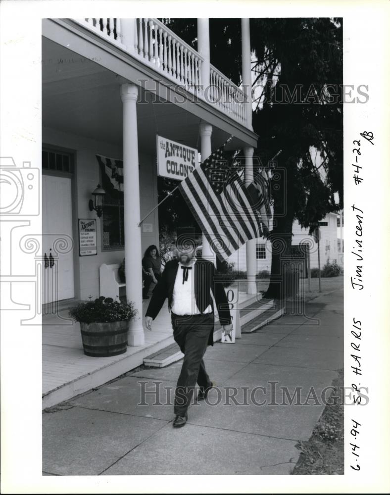 1994 Press Photo Patrick Harris while walking - ora32012 - Historic Images