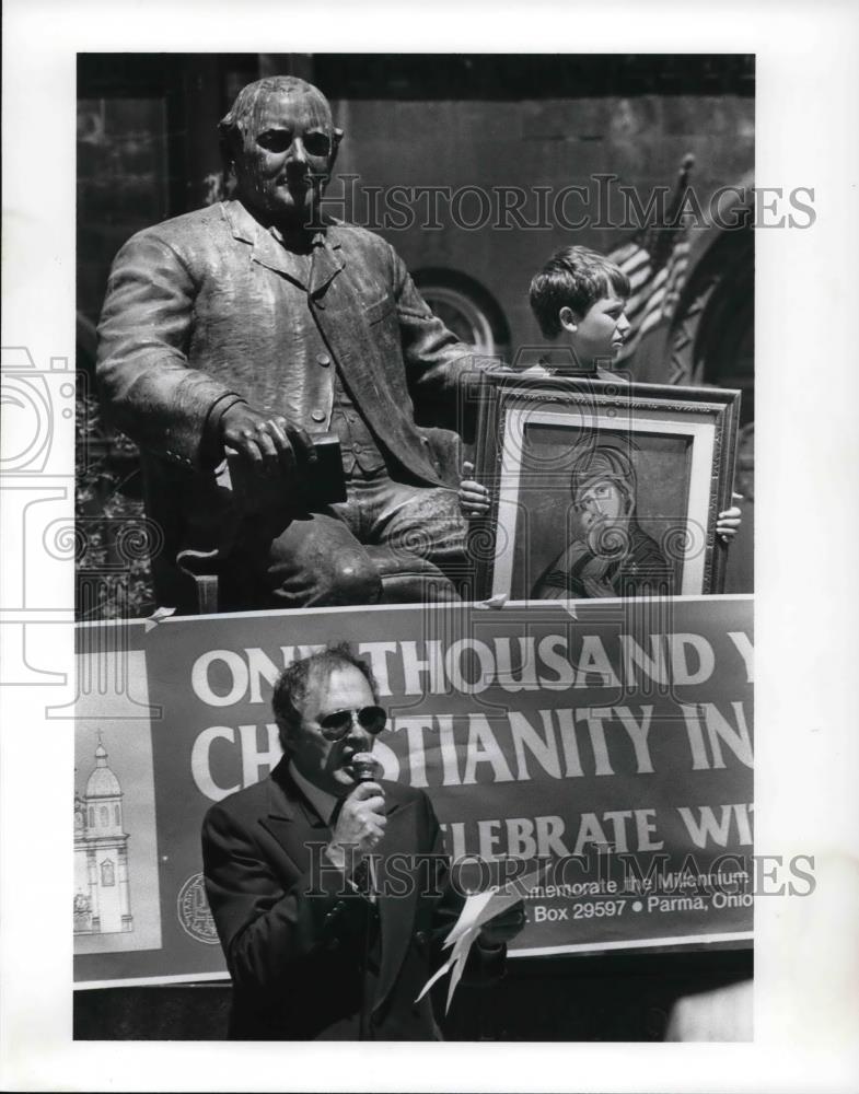 1988 Press Photo George kulchytsky and Andew Fedoriw at a Ukraine Rally - Historic Images