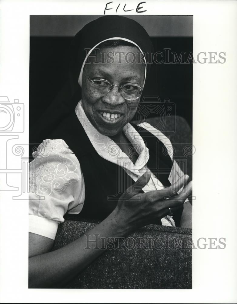 1987 Press Photo Sister Loretta Theresa Richards - Historic Images