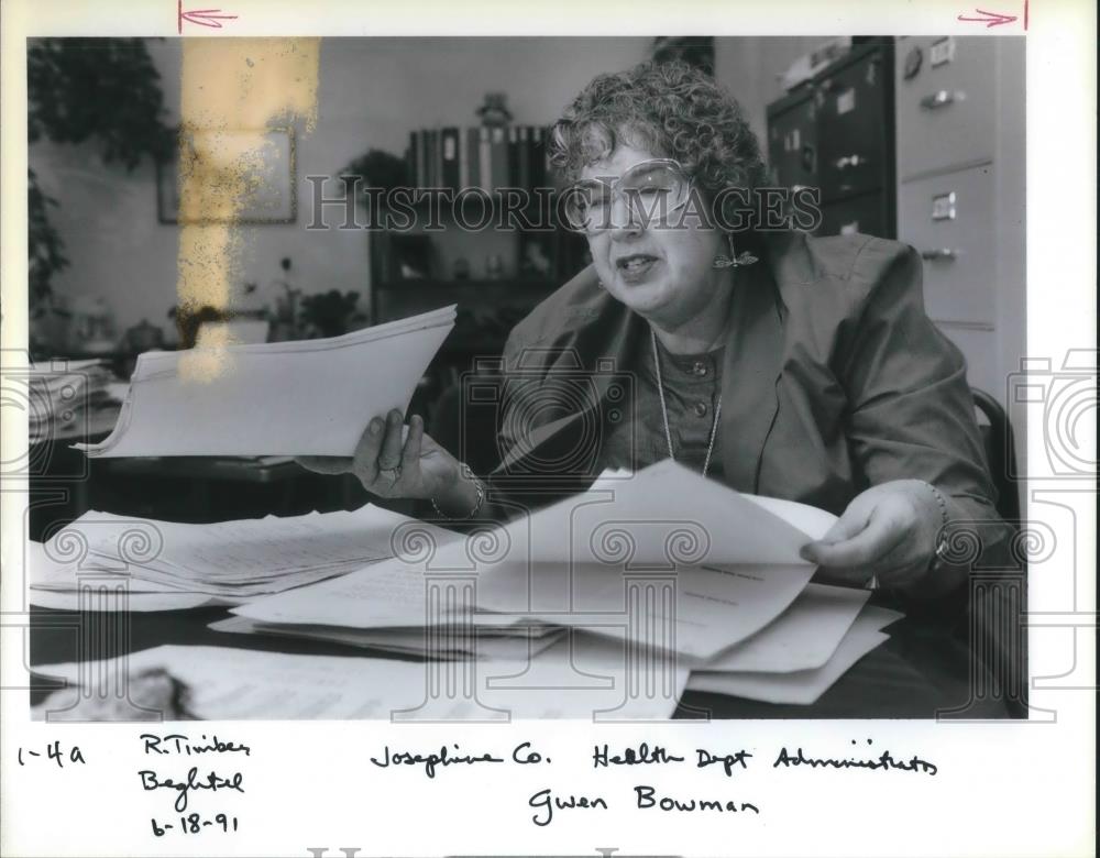 1991 Press Photo Gwen Bowman, a worker from Josephine County Health Department - Historic Images