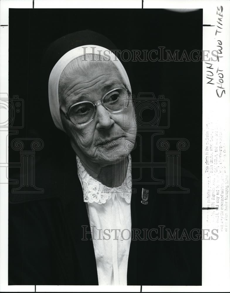 1988 Press Photo Sr. Mary Louise Novak, age 77,Resident of the St. Joseph Mother - Historic Images