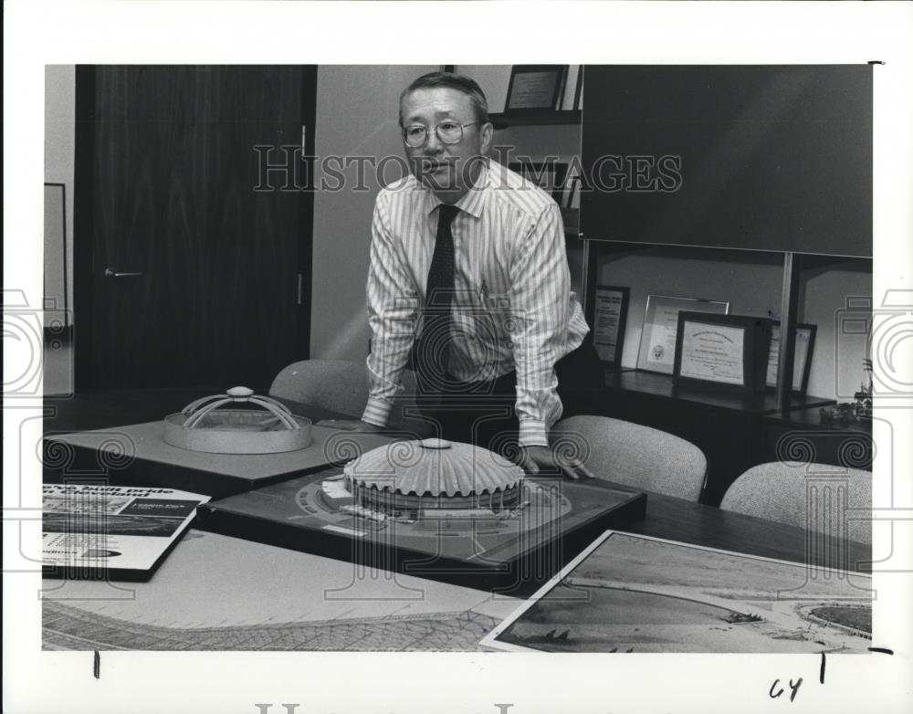 1990 Press Photo Kurt Rim of the Osborne Engineering - Historic Images
