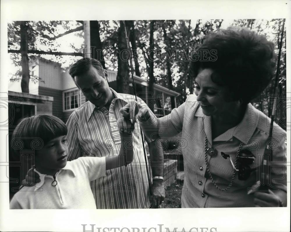 1972 Press Photo Rev. Rex Humbard and wife Maude son Charles in Akron Ohio - Historic Images