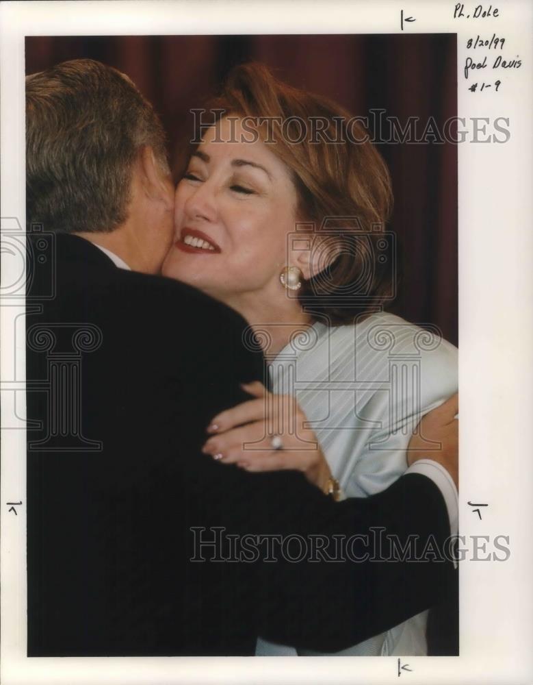 1999 Press Photo Elizabeth Dole, Politician - ora18230 - Historic Images