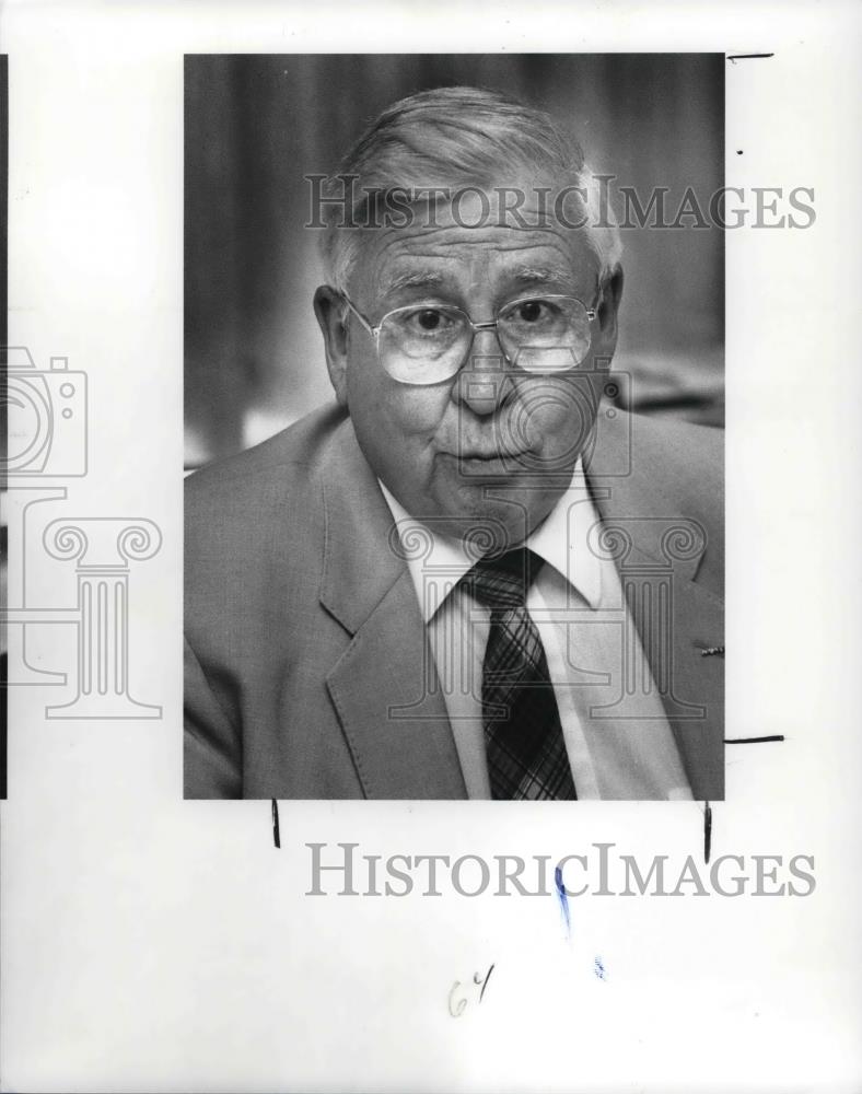 1989 Press Photo Mayor of Mentor Donald Krueger - Historic Images