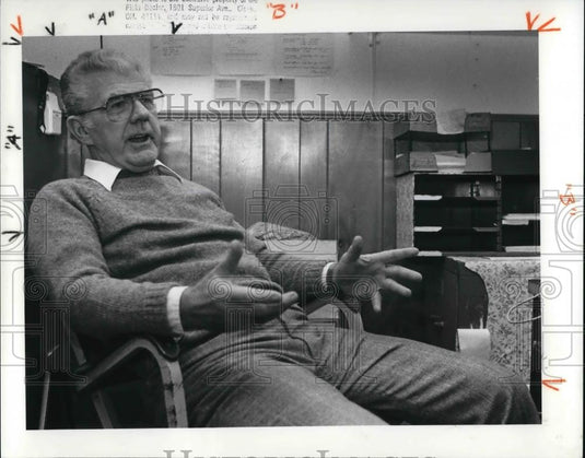 1988 Press Photo Program Director Jack Mulhall - Historic Images