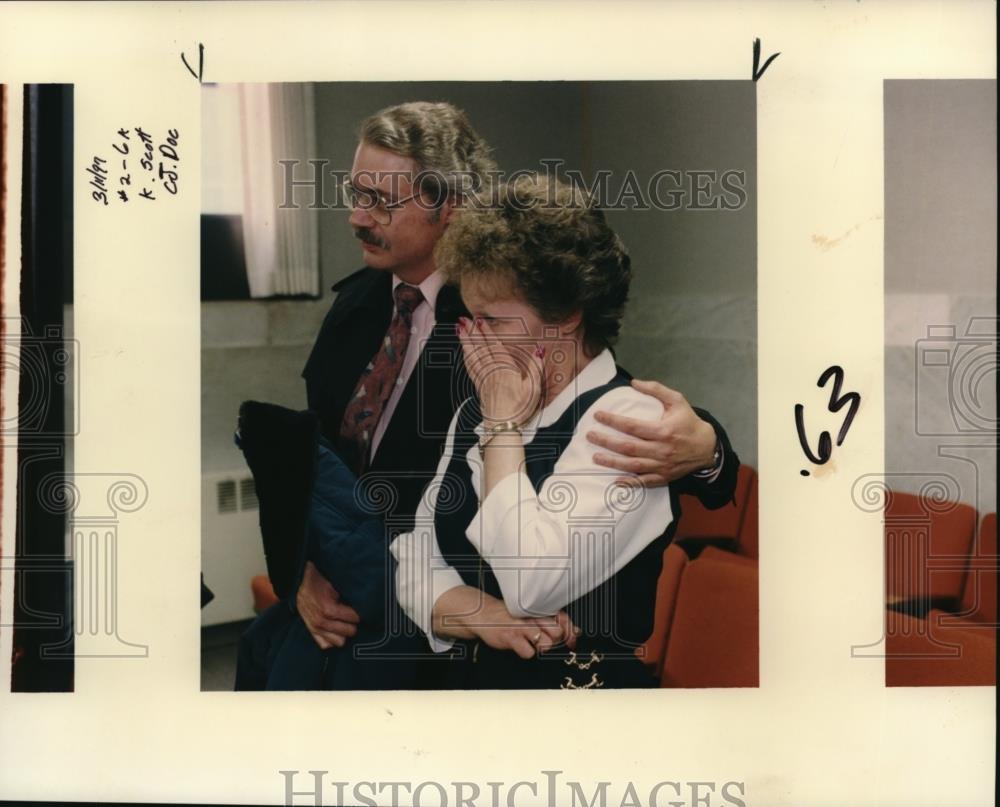 1997 Press Photo June Grittman with her husband during hearing - ora28794 - Historic Images