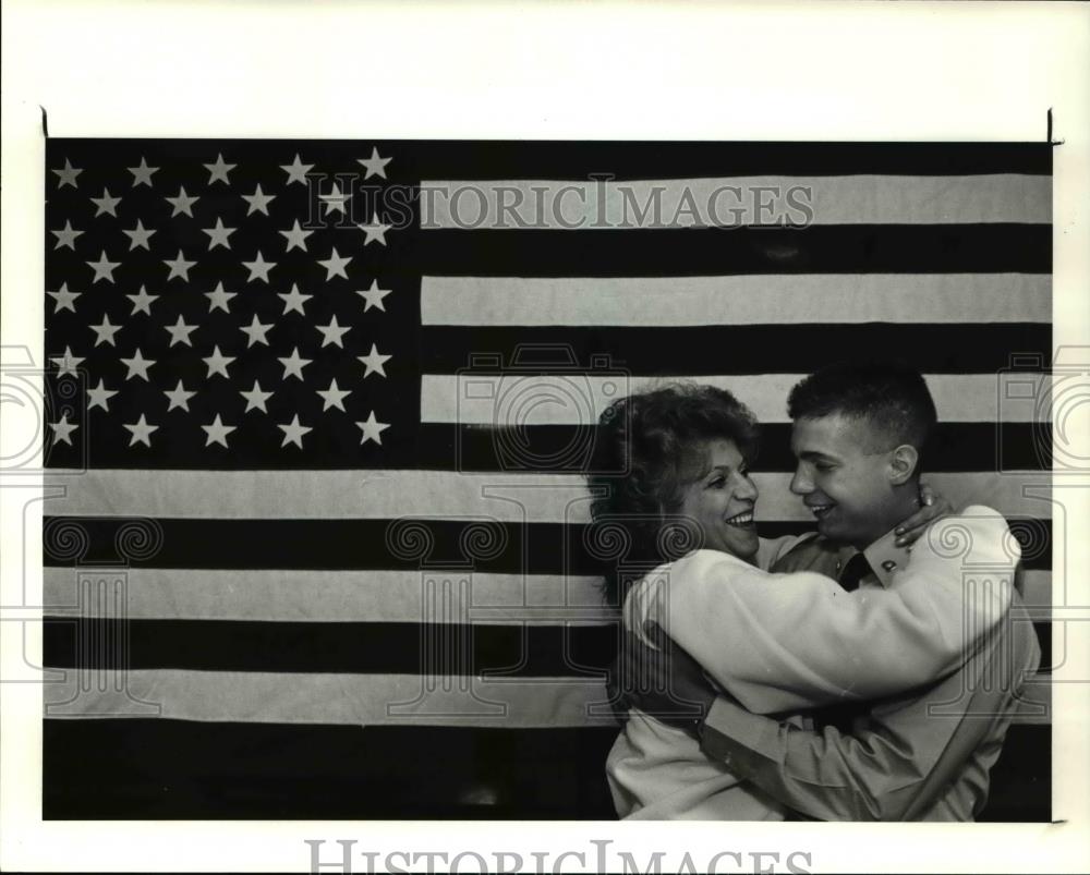 1991 Press Photo Barbara Lynch with her son, Edward Poitras - Historic Images