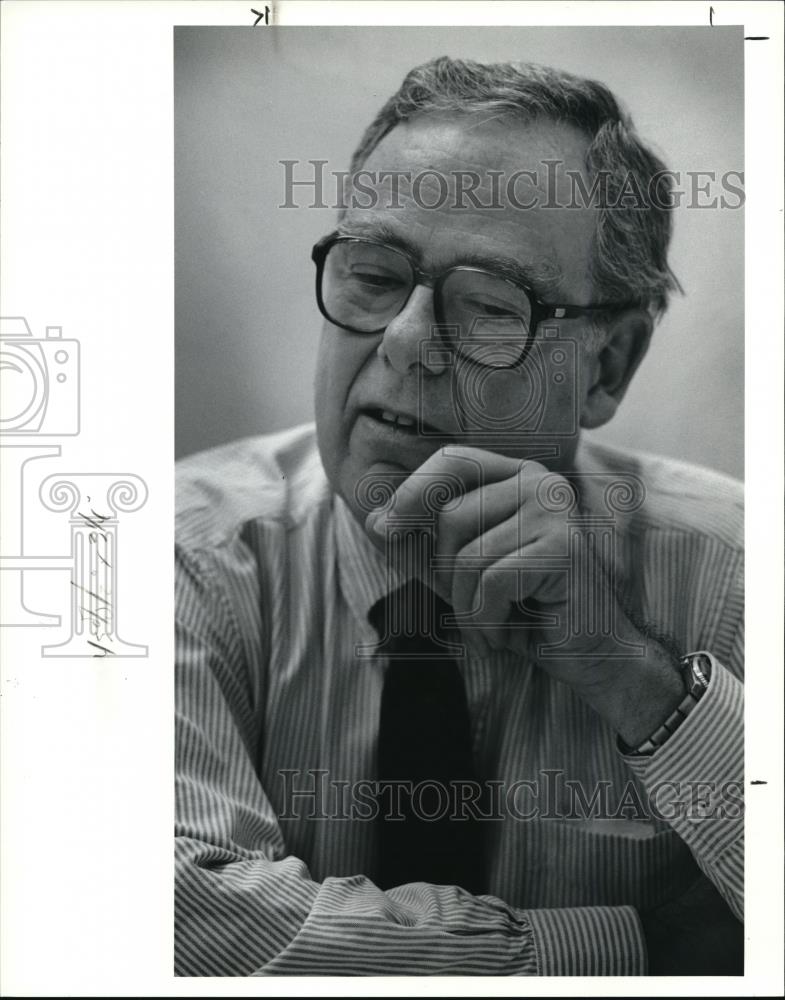 1990 Press Photo Gerald W. Padwe, tax expert - Historic Images