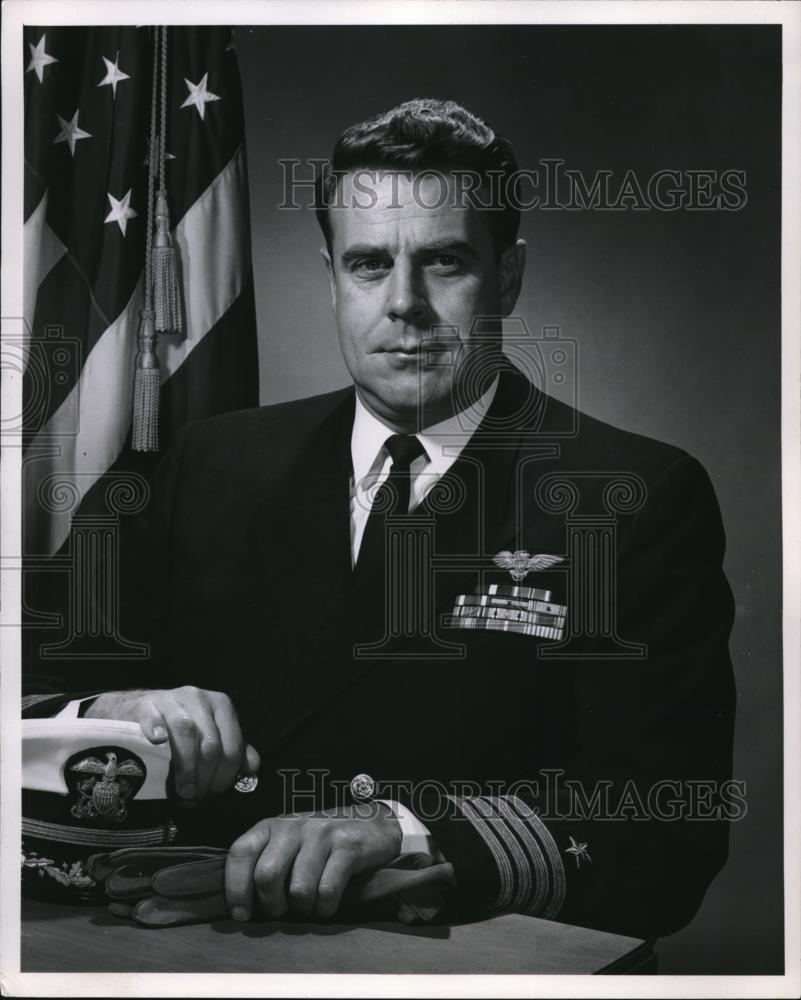 1962 Press Photo Capt. R.M. Elder commanding officer USS Coral Sea - ora31671 - Historic Images