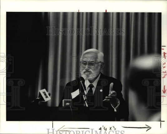 1991 Press Photo Albert B. Sabin, MD speaks about AIDS during a luncheon - Historic Images