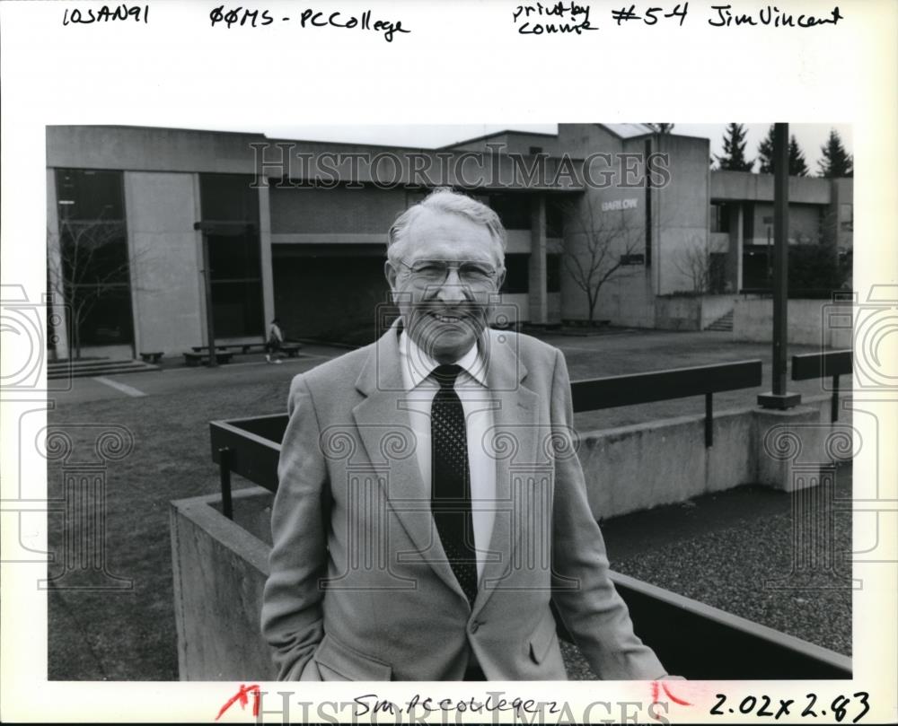 1991 Press Photo John Hakanson Third President of Clackamas Community College - Historic Images