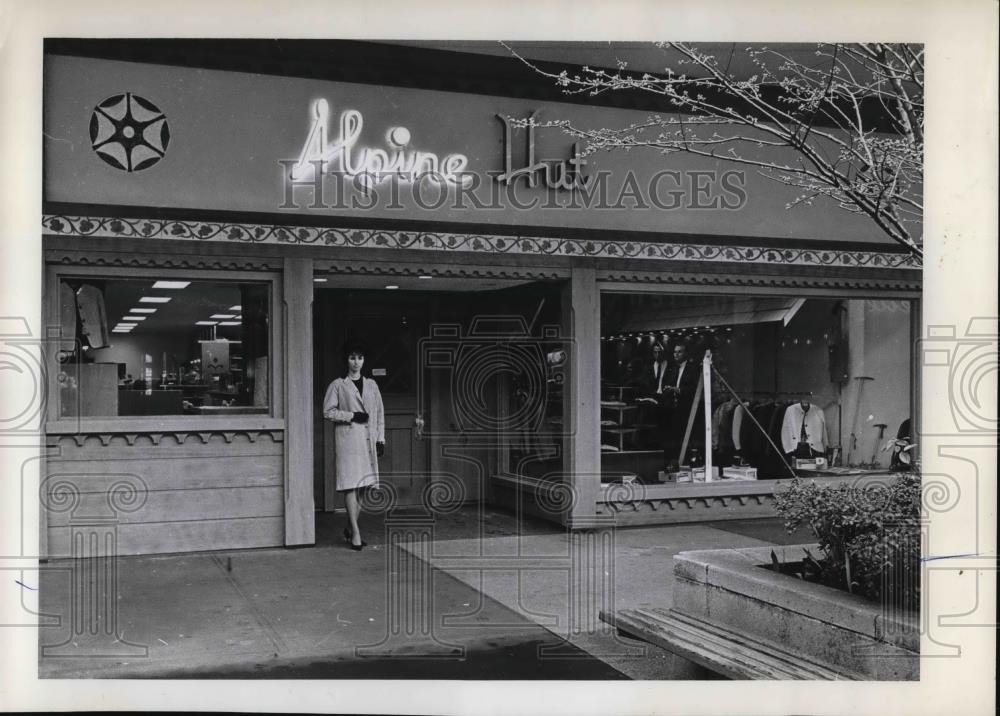 1964 Press Photo Alpine hut Sandra Hanson Luther Jerstad ora33945