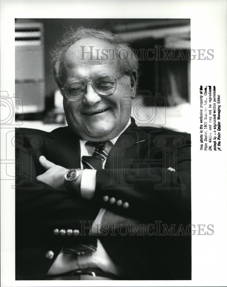 1989 Press Photo Walter Olszewski, Parma School Superintendent - Historic Images